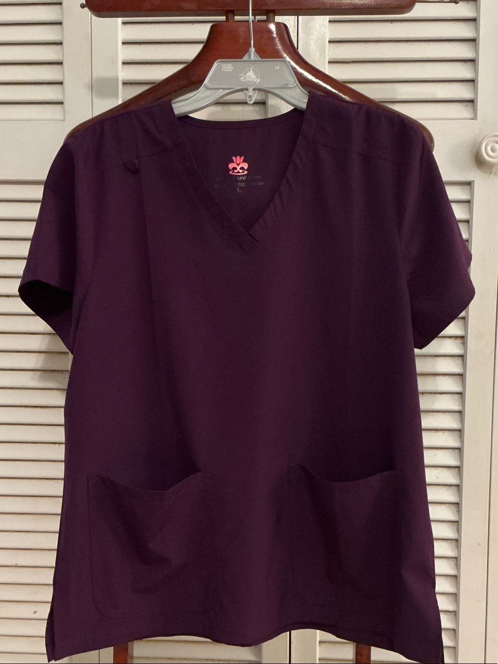 Women’s V-Neck Scrub Top in Plum by